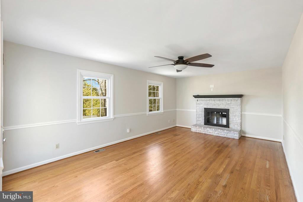 7329 FLEETWOOD COURT