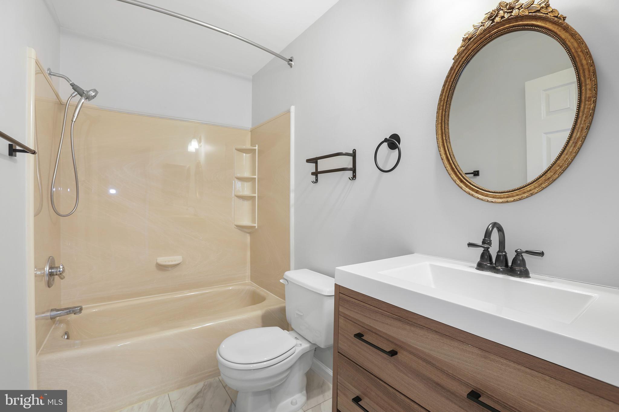 7329 FLEETWOOD COURT