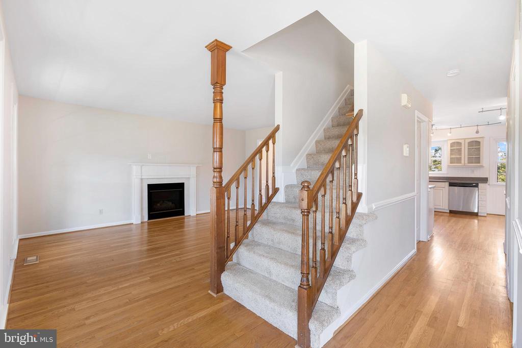 7329 FLEETWOOD COURT