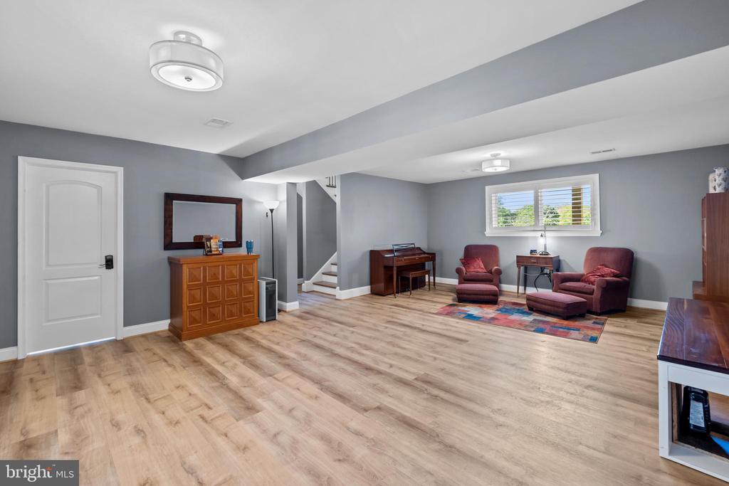 4300 RINGWOOD ROAD