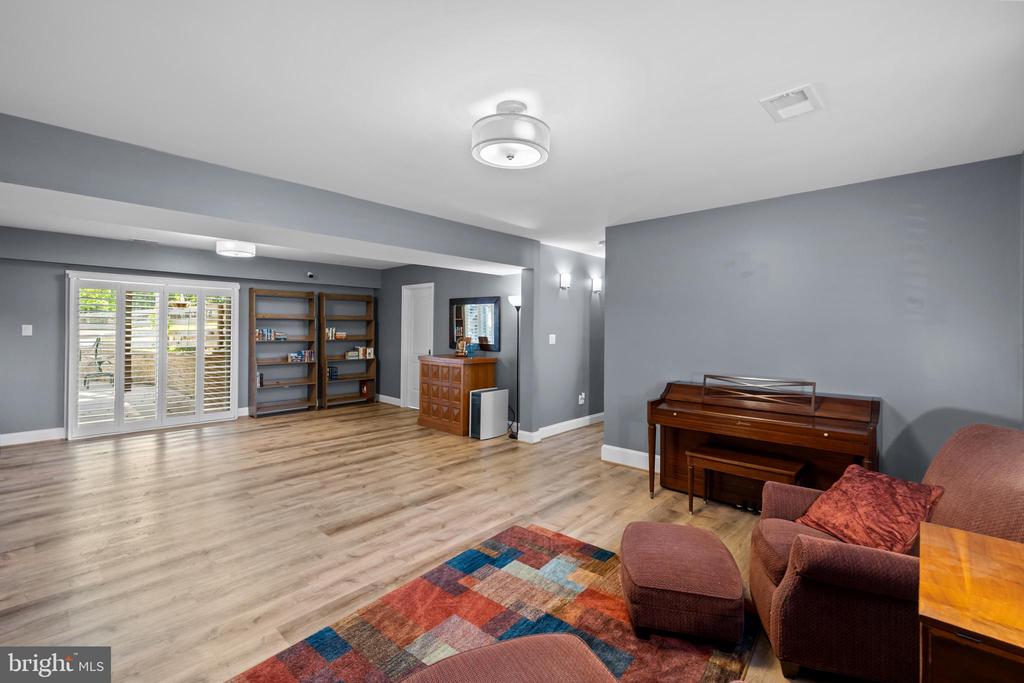 4300 RINGWOOD ROAD