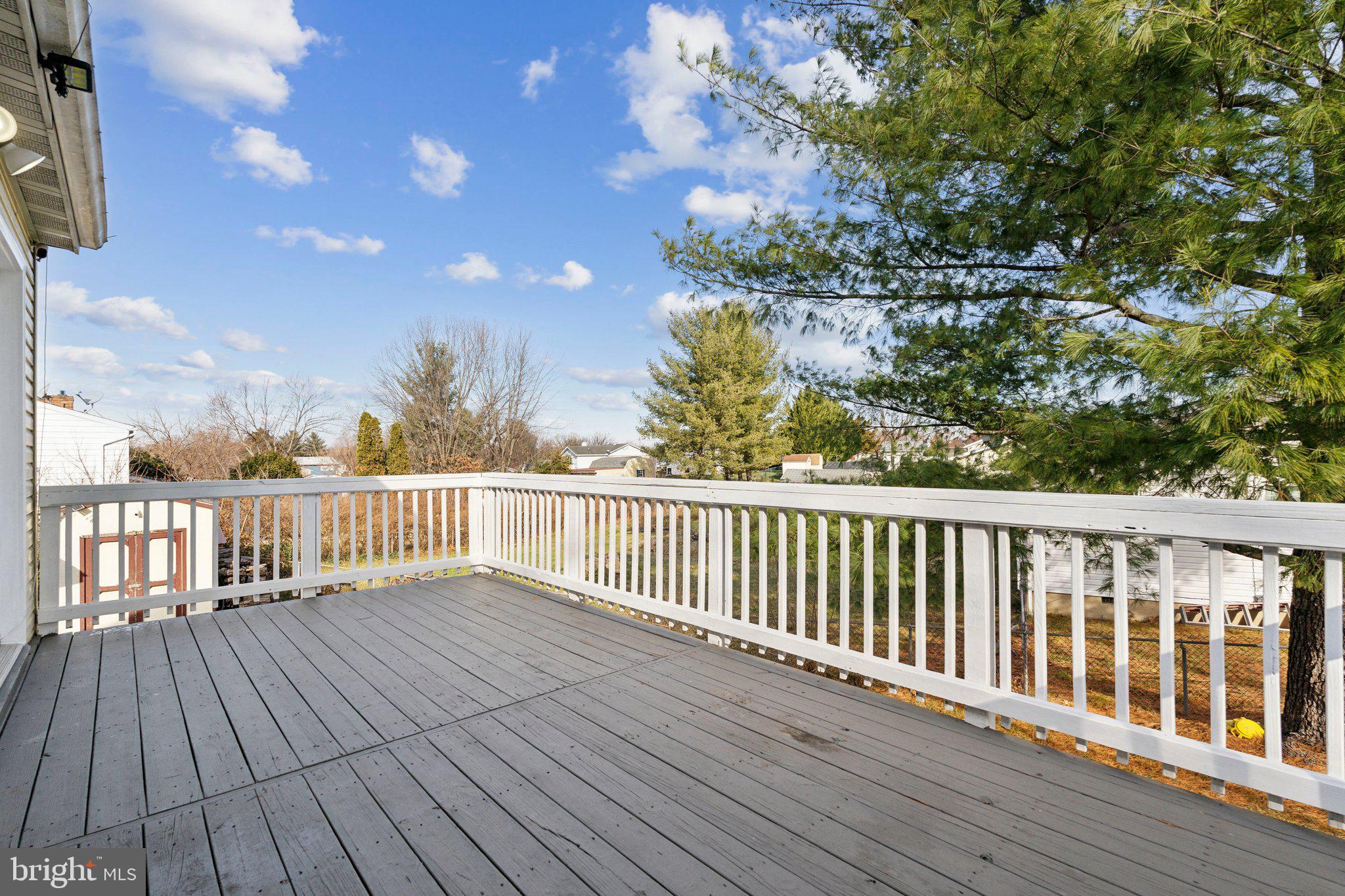 202 CREST CIRCLE