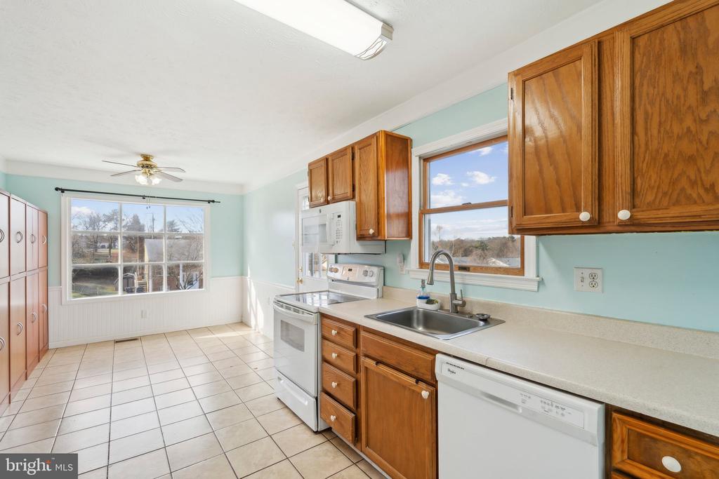 202 CREST CIRCLE