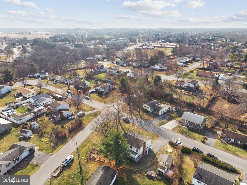 202 CREST CIRCLE