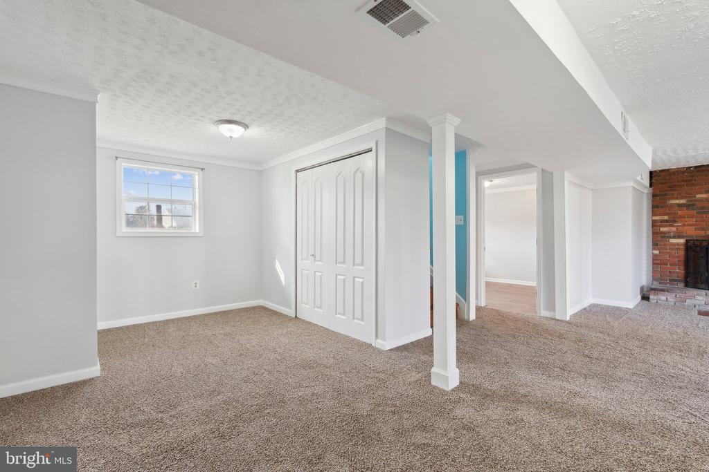 202 CREST CIRCLE