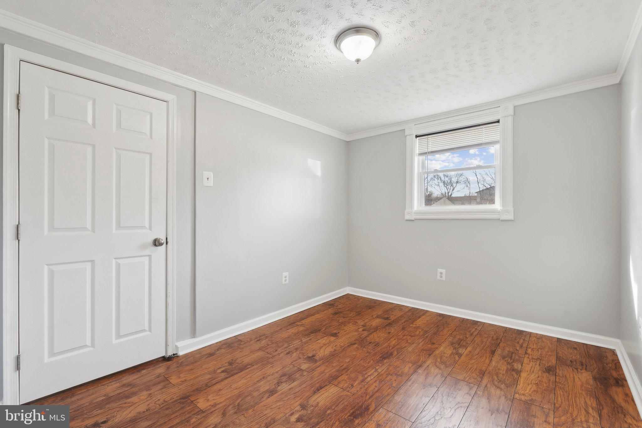 202 CREST CIRCLE