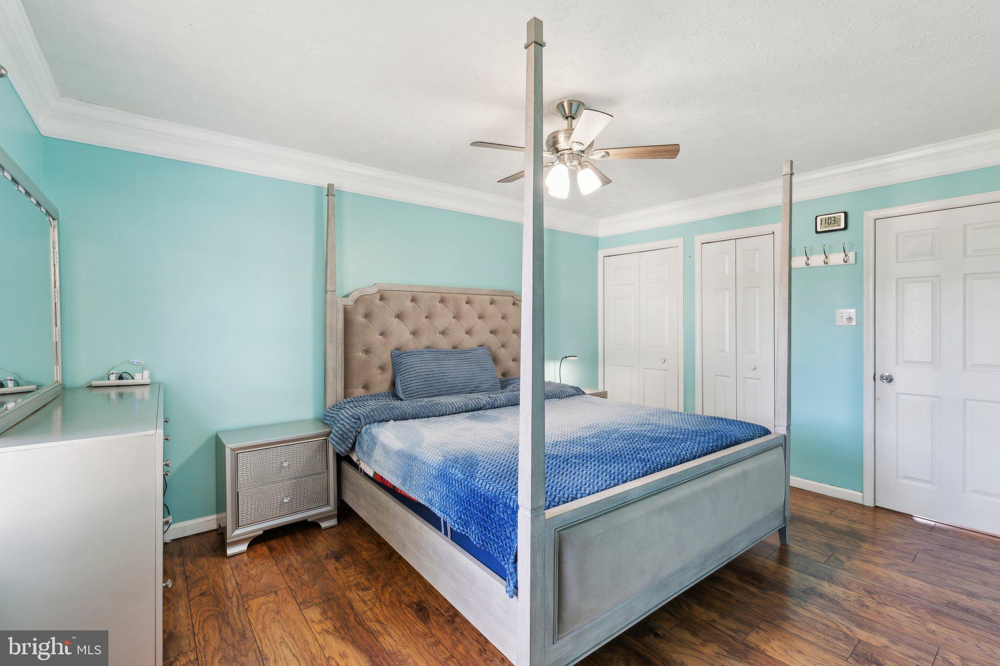 202 CREST CIRCLE