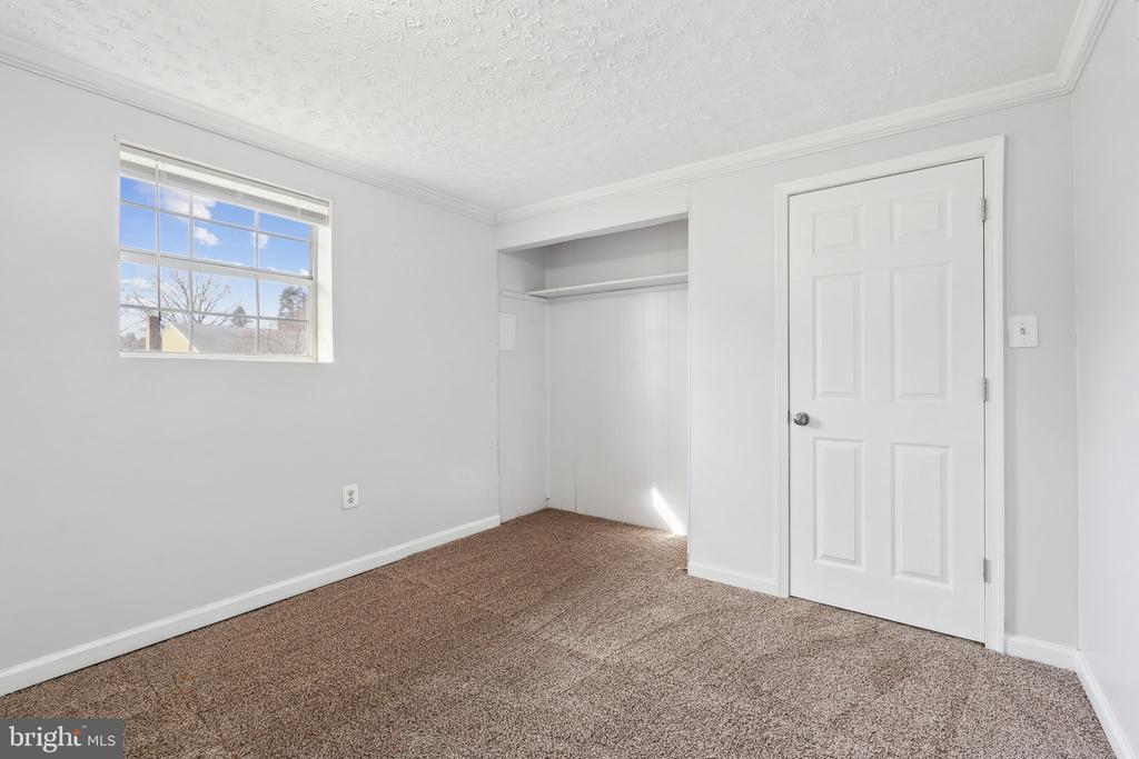 202 CREST CIRCLE