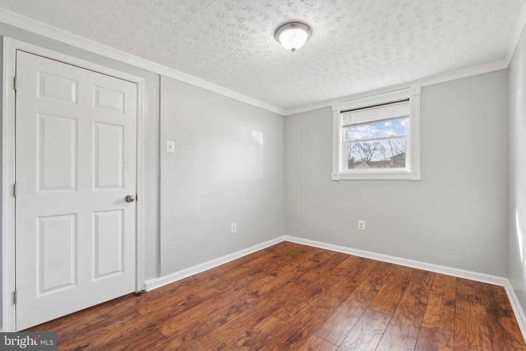 202 CREST CIRCLE