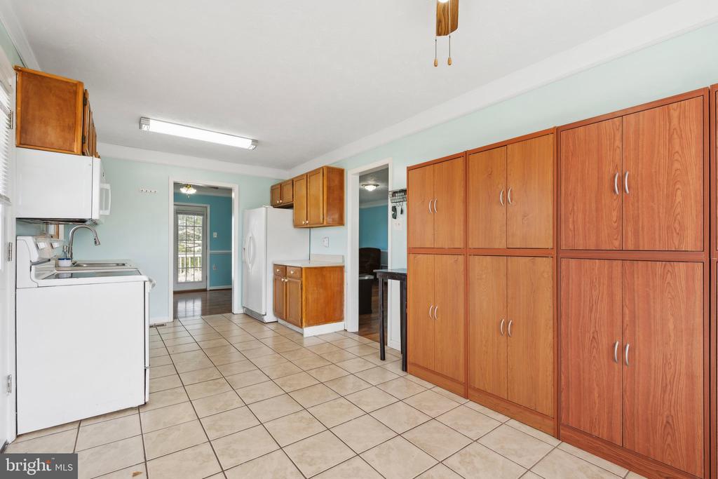 202 CREST CIRCLE