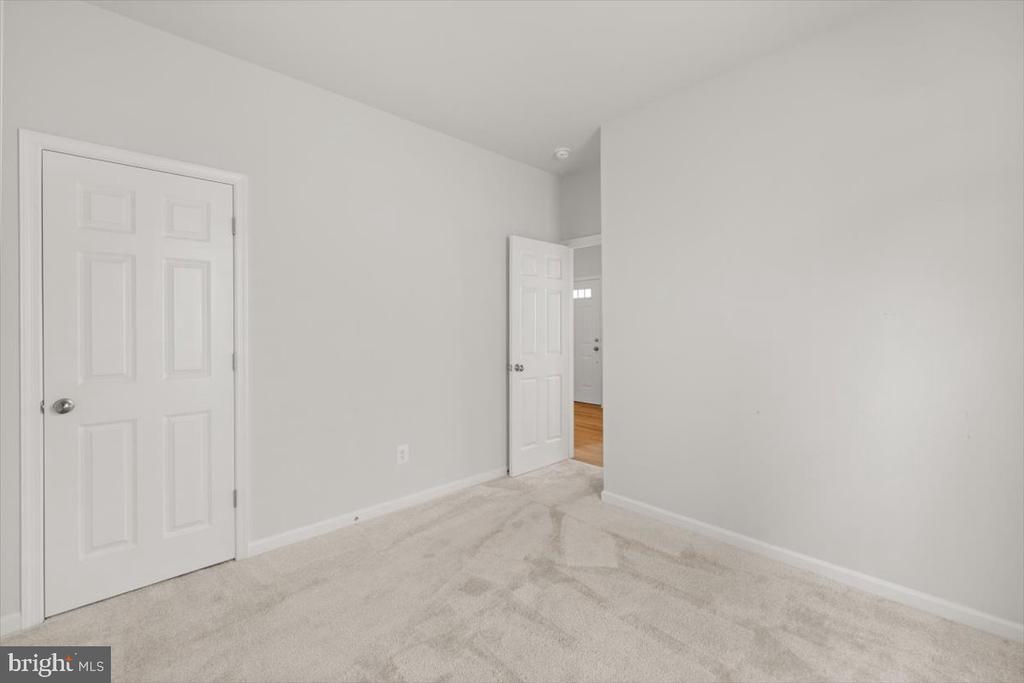 106 HEYFORD DRIVE