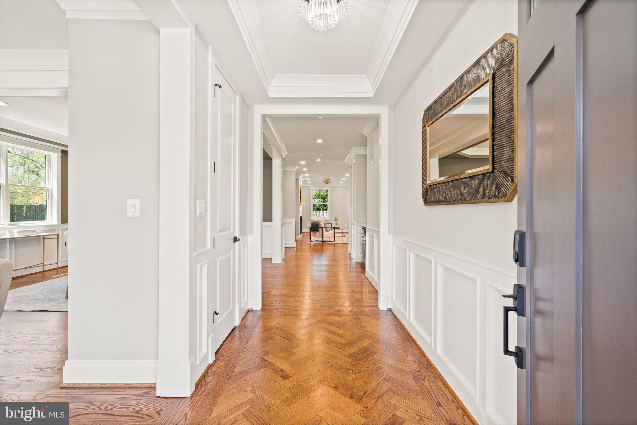 409 TAPAWINGO ROAD SW