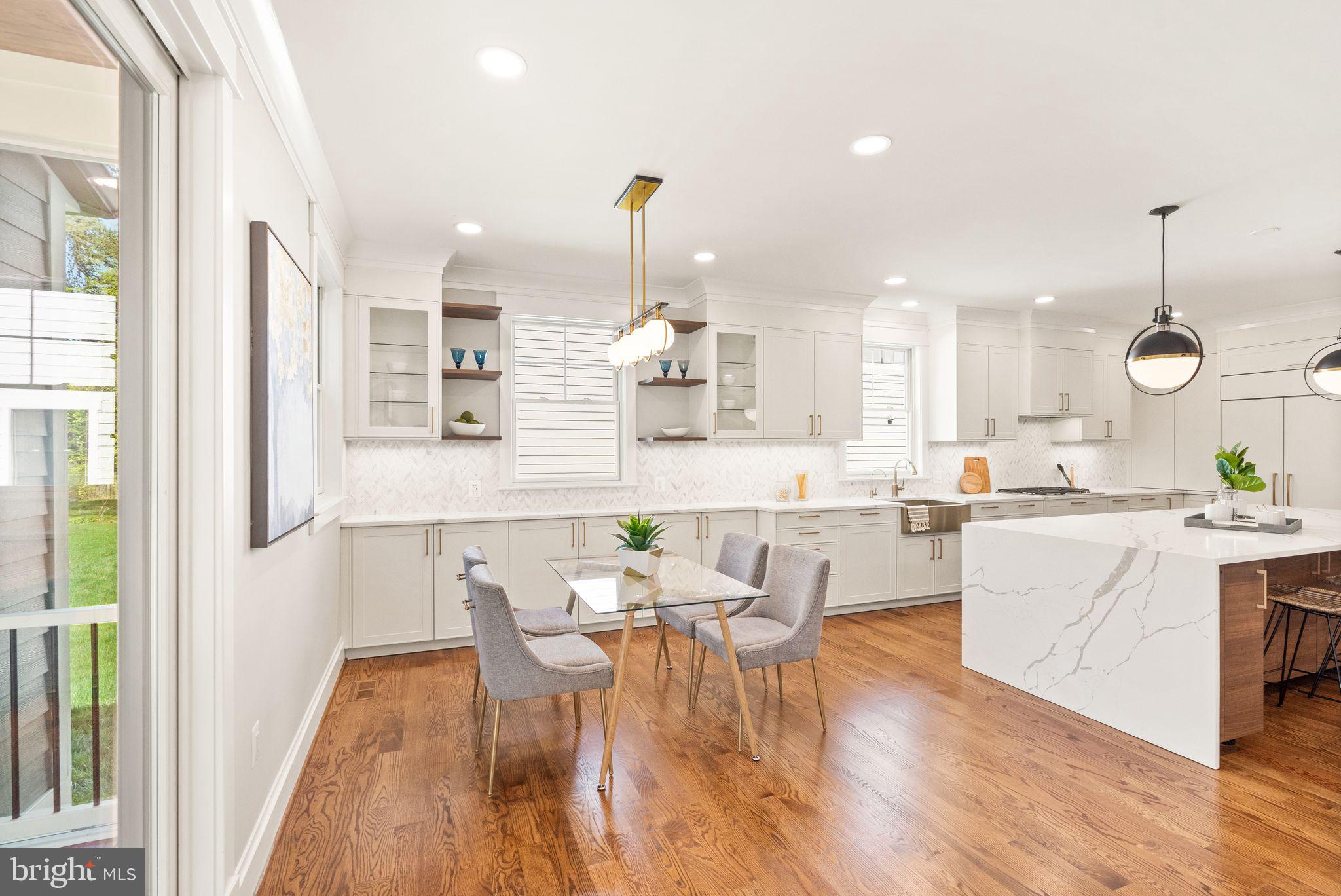 409 TAPAWINGO ROAD SW