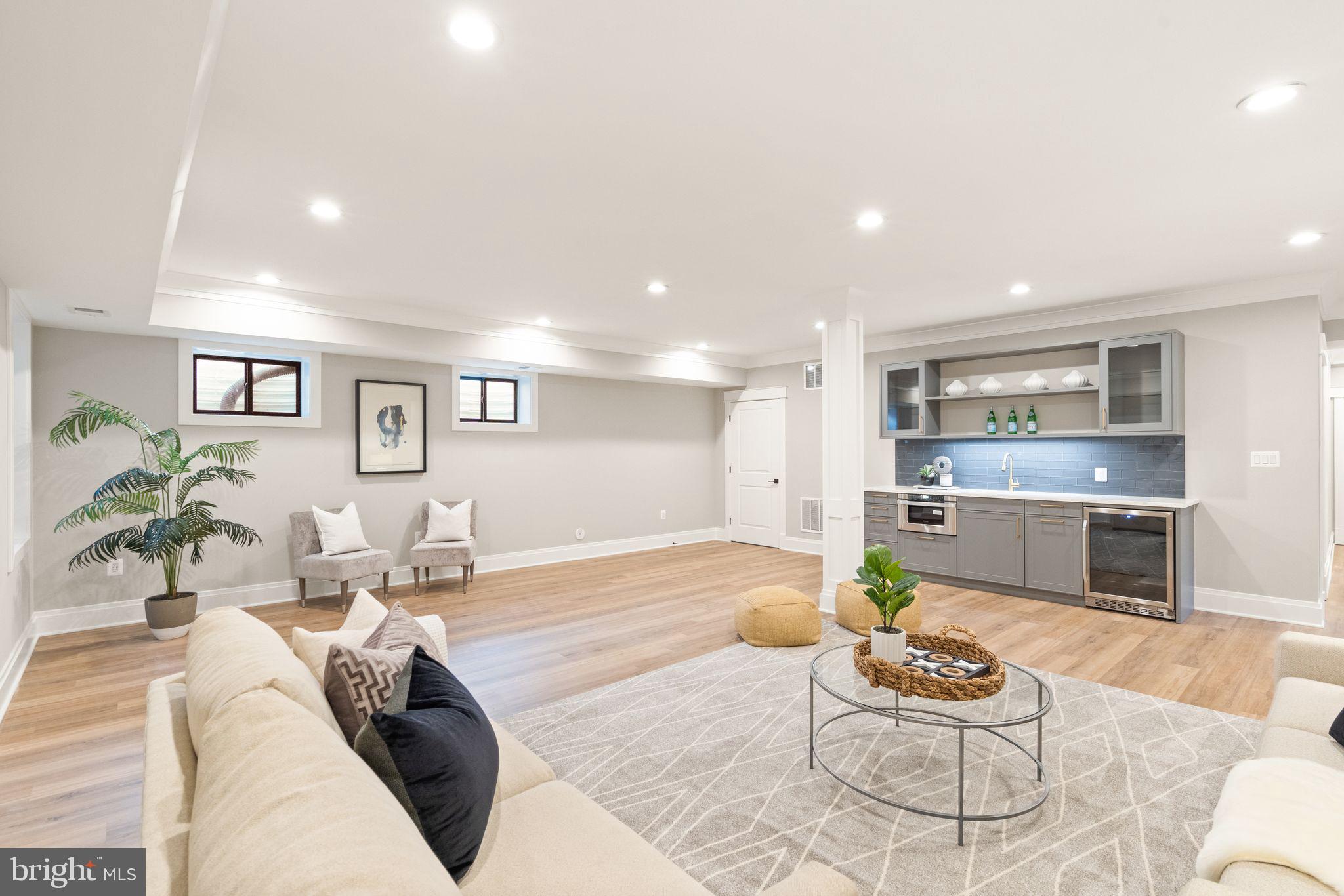 409 TAPAWINGO ROAD SW