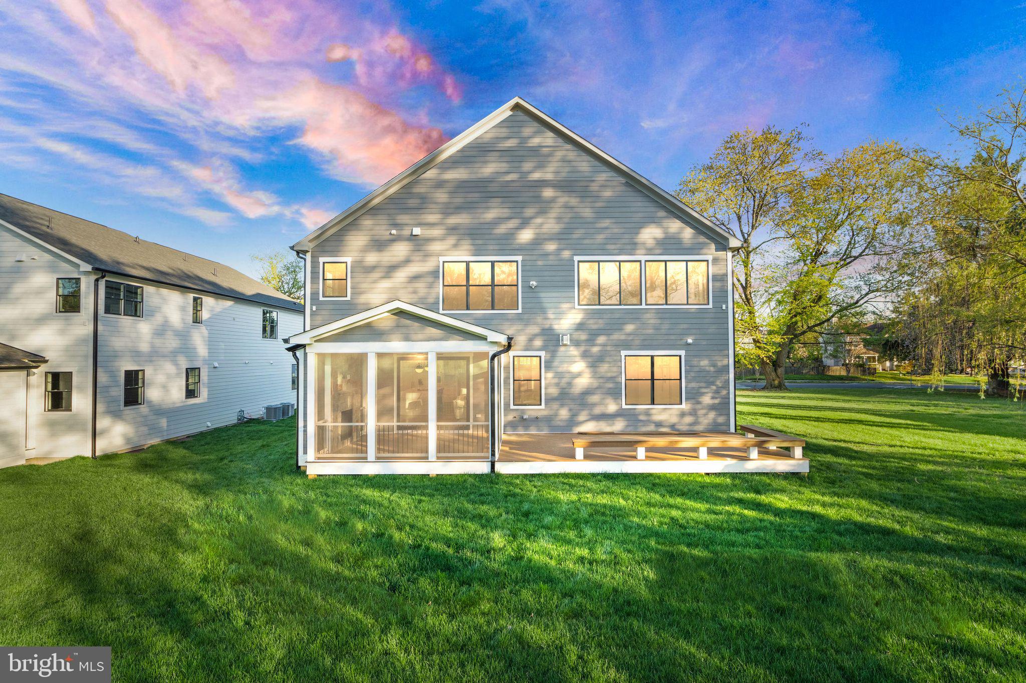 409 TAPAWINGO ROAD SW