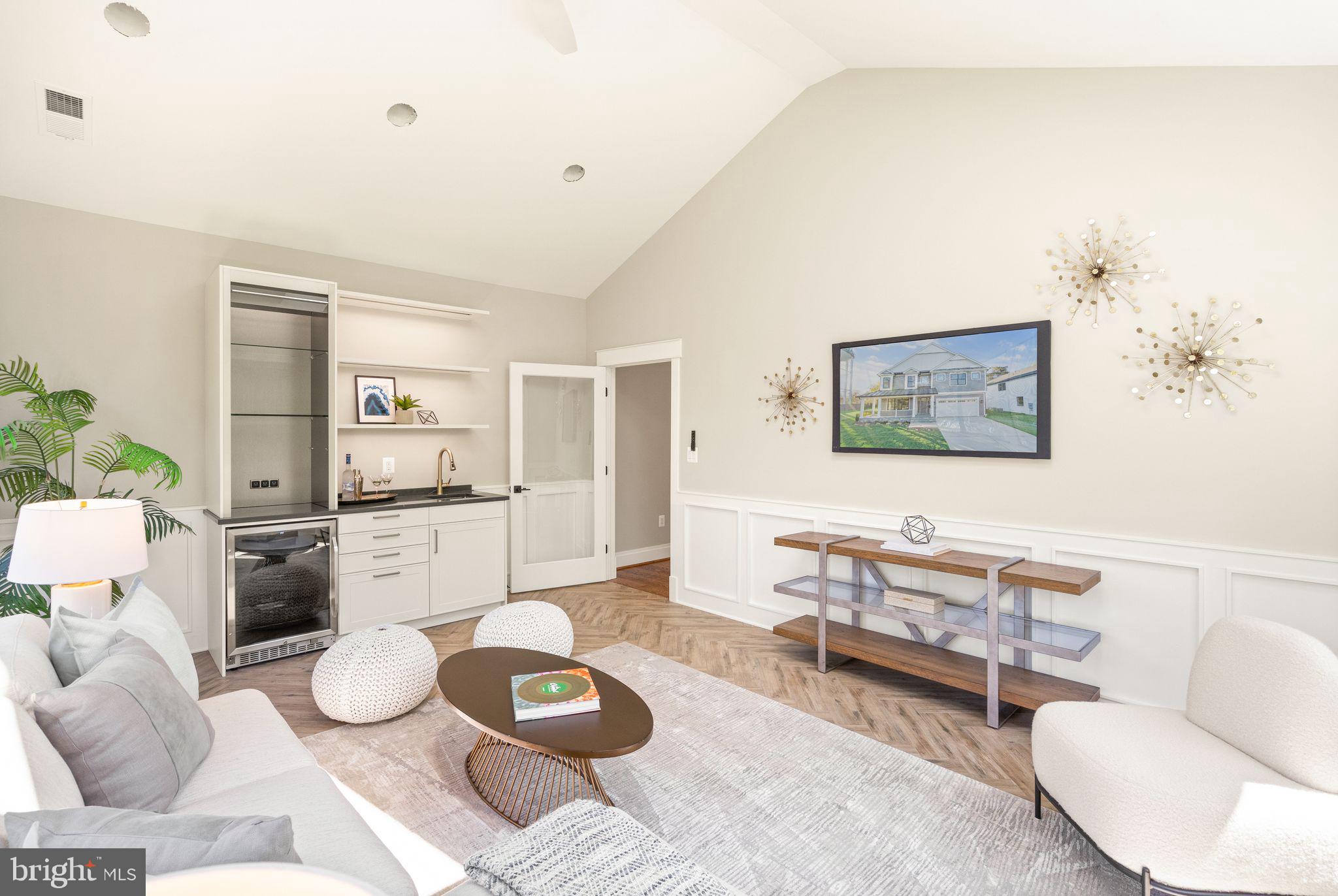 409 TAPAWINGO ROAD SW