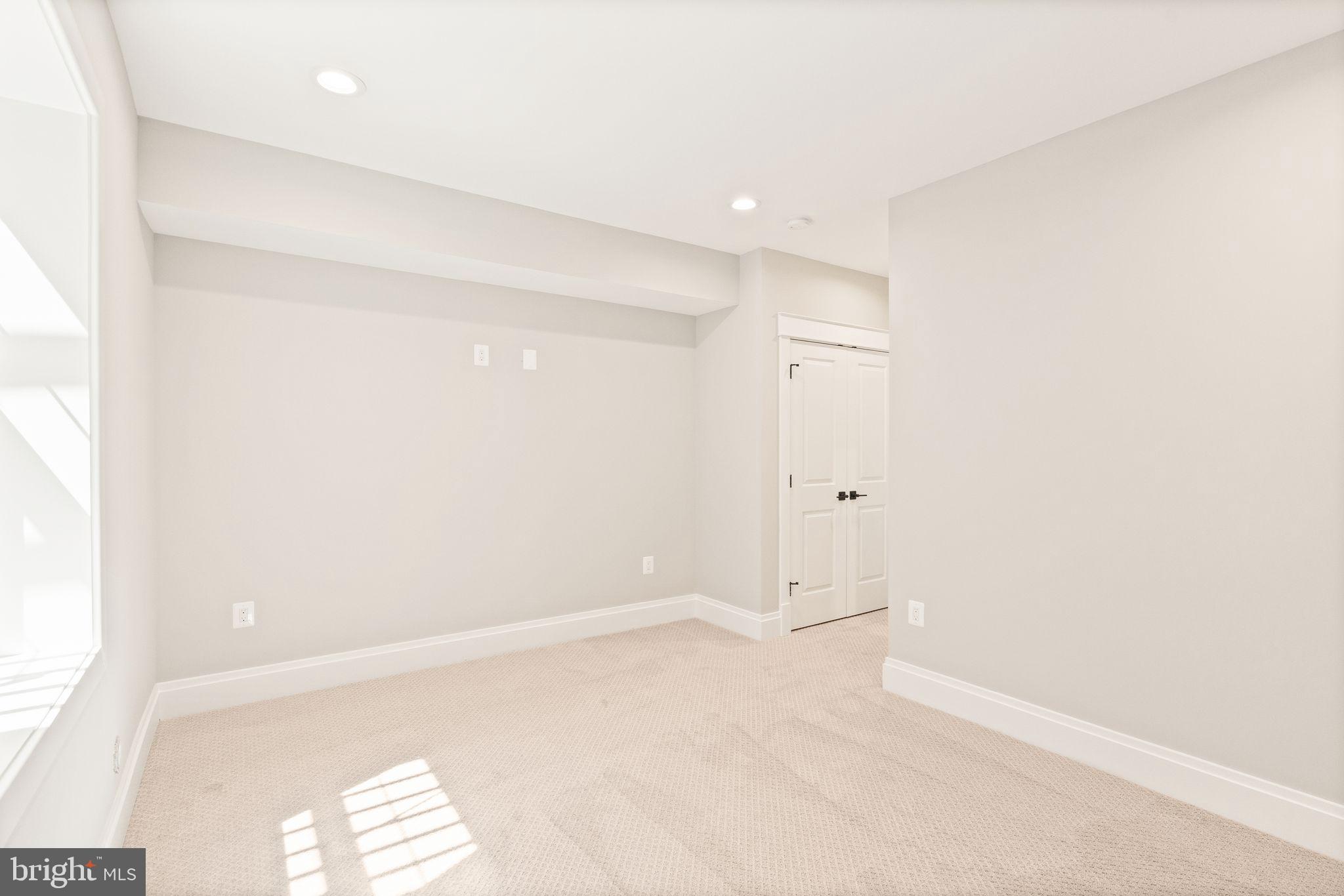 409 TAPAWINGO ROAD SW