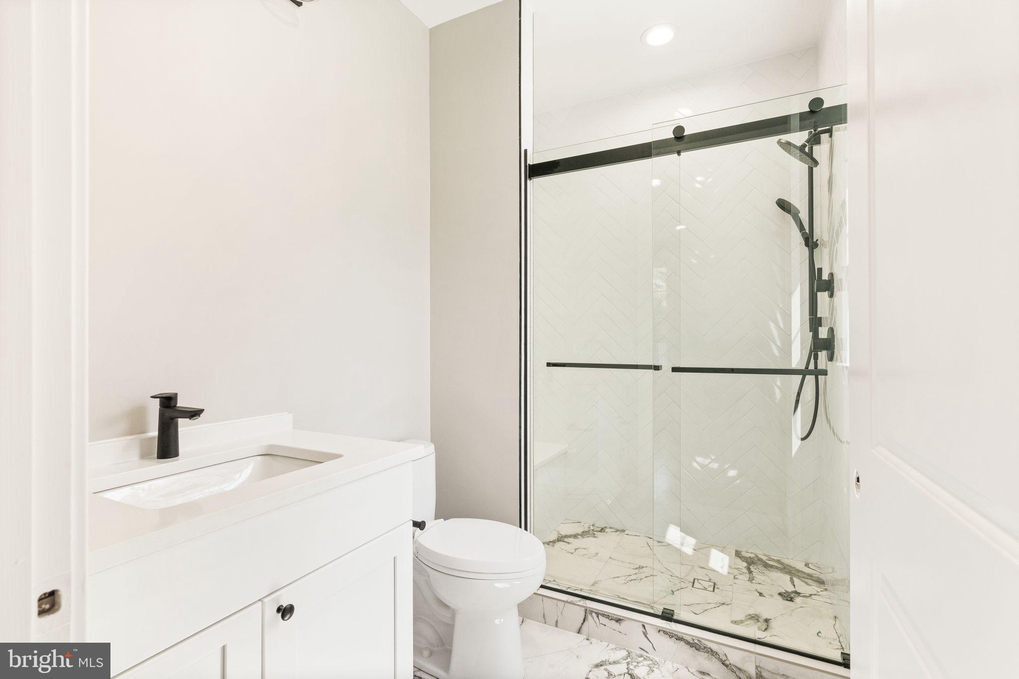 409 TAPAWINGO ROAD SW