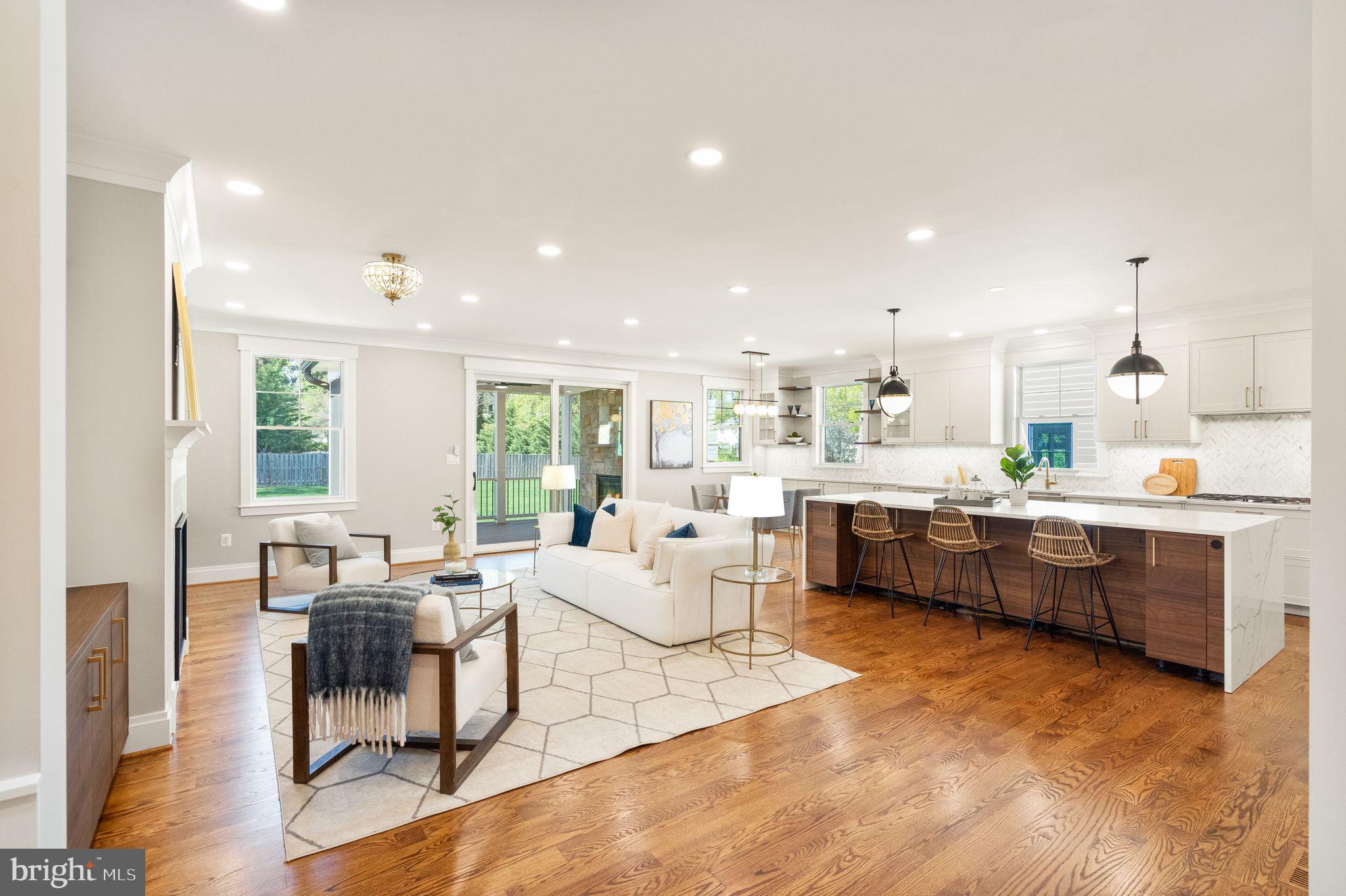 409 TAPAWINGO ROAD SW