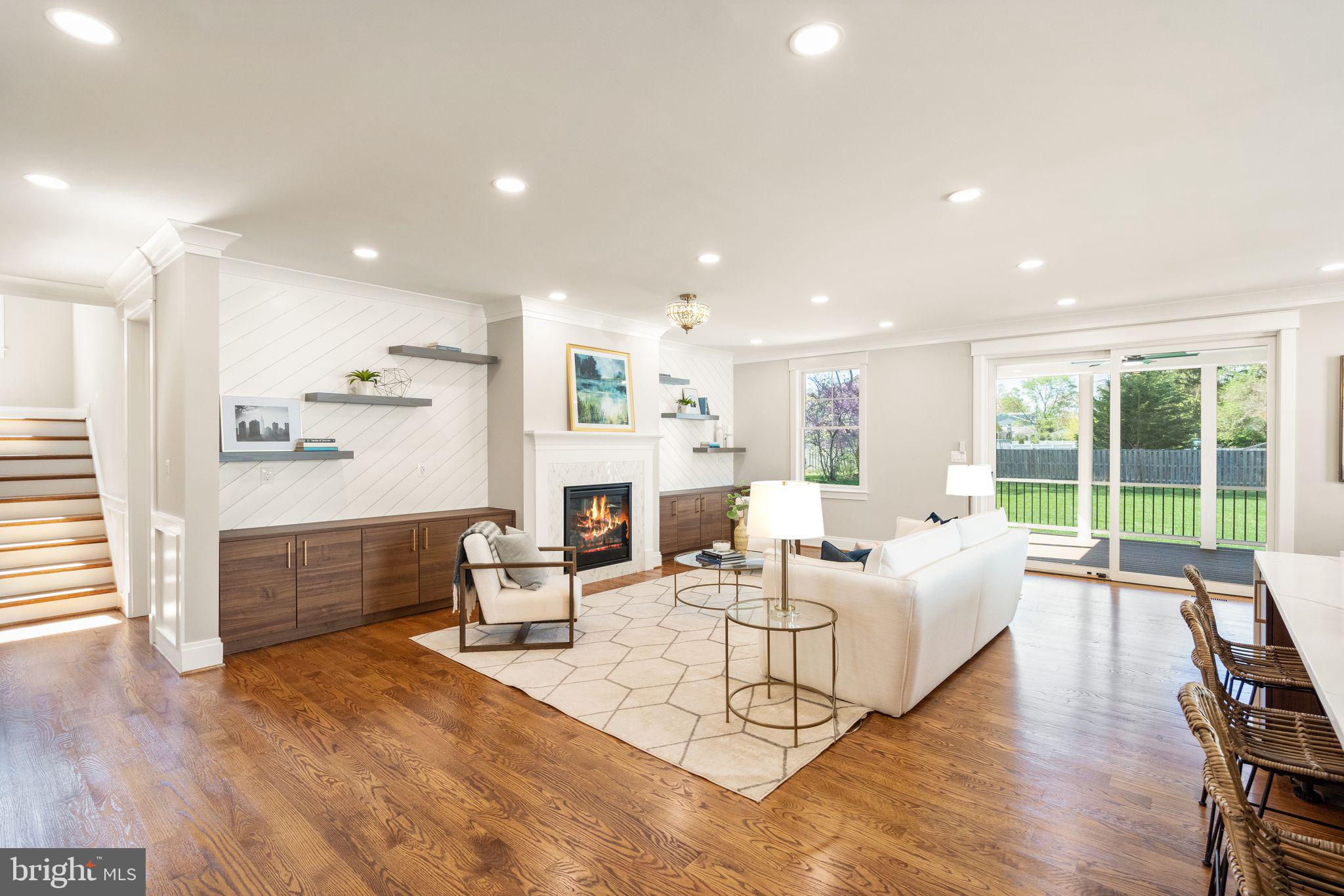 409 TAPAWINGO ROAD SW