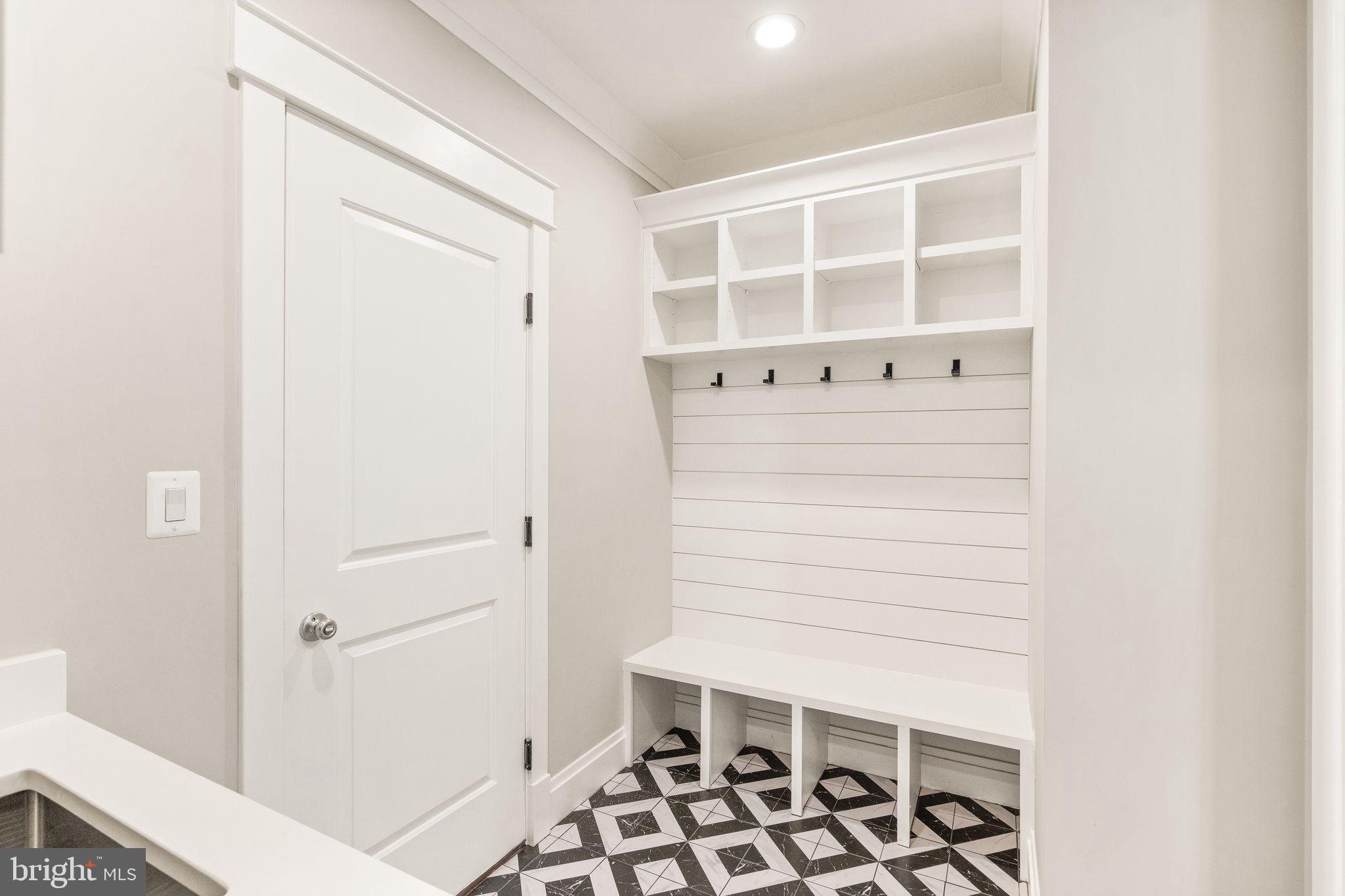 409 TAPAWINGO ROAD SW