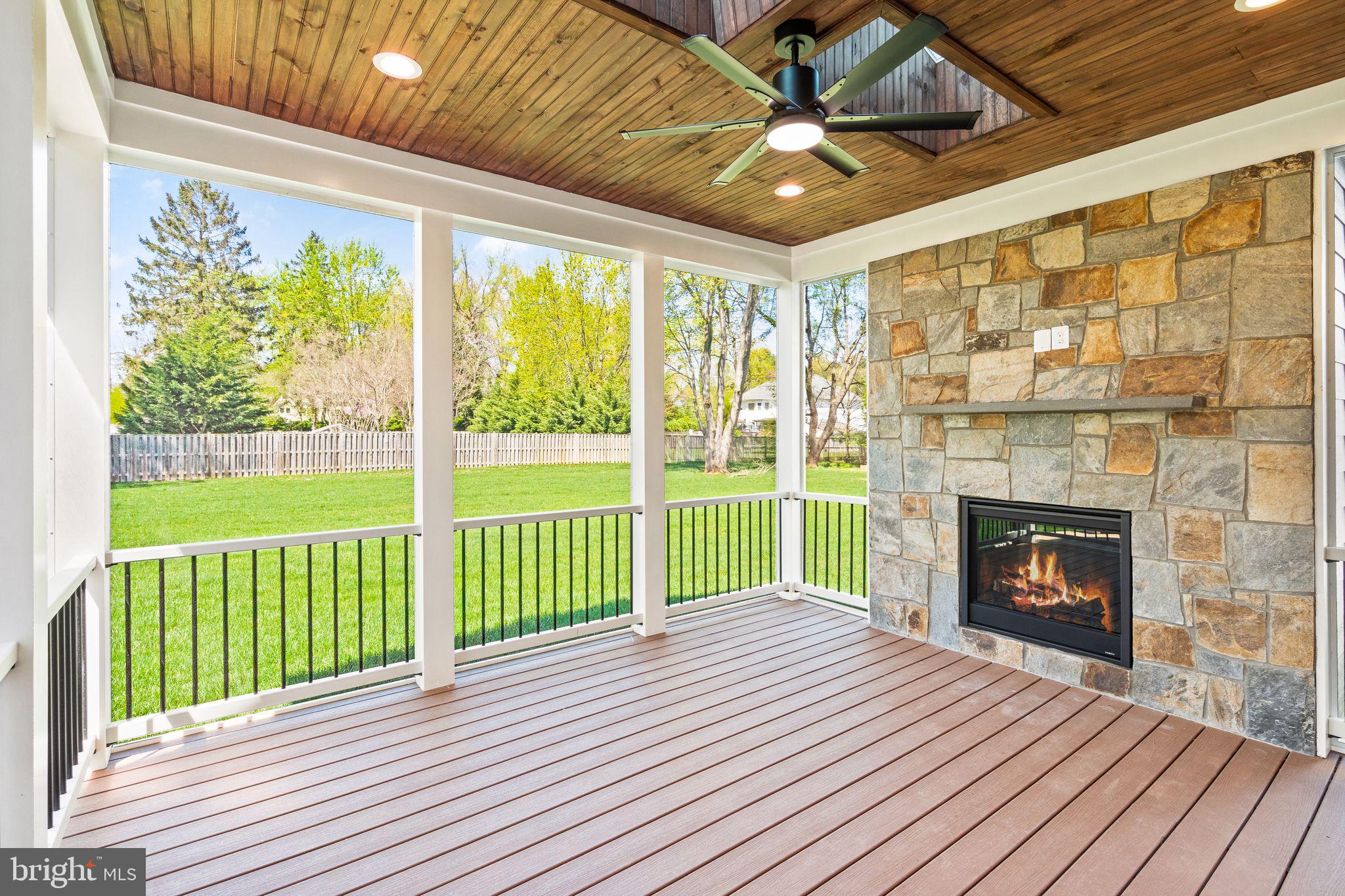 409 TAPAWINGO ROAD SW