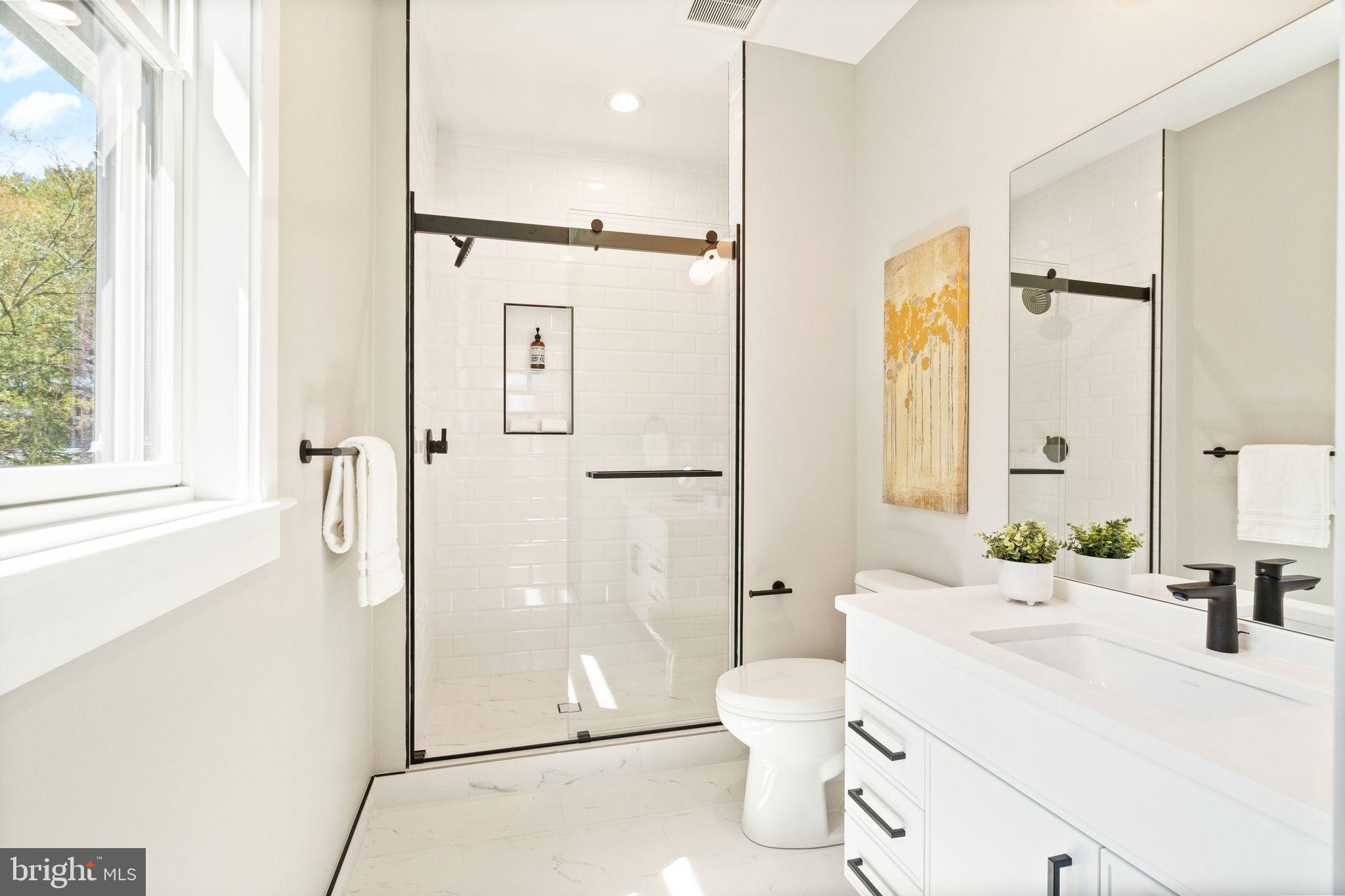 409 TAPAWINGO ROAD SW