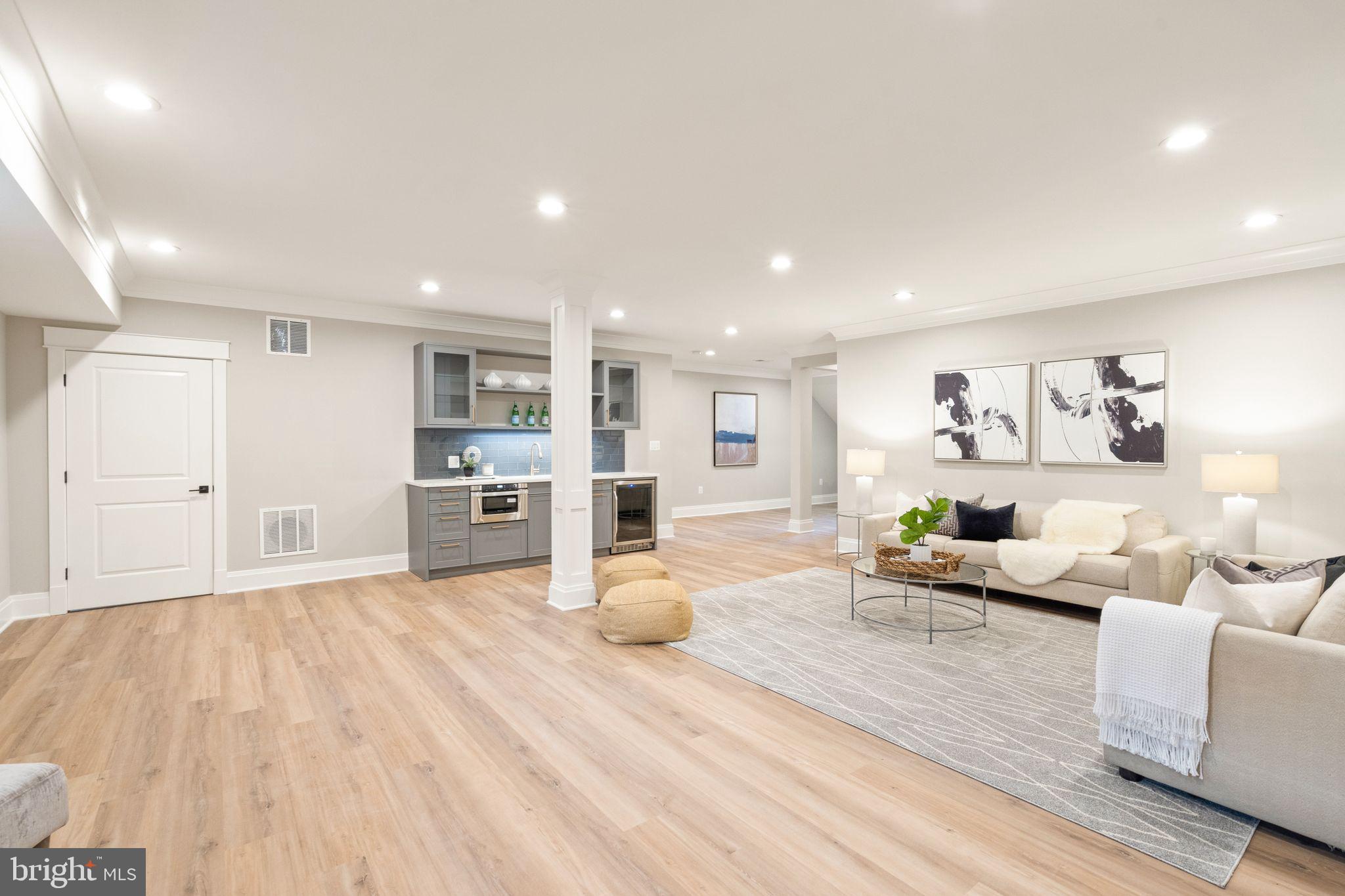 409 TAPAWINGO ROAD SW