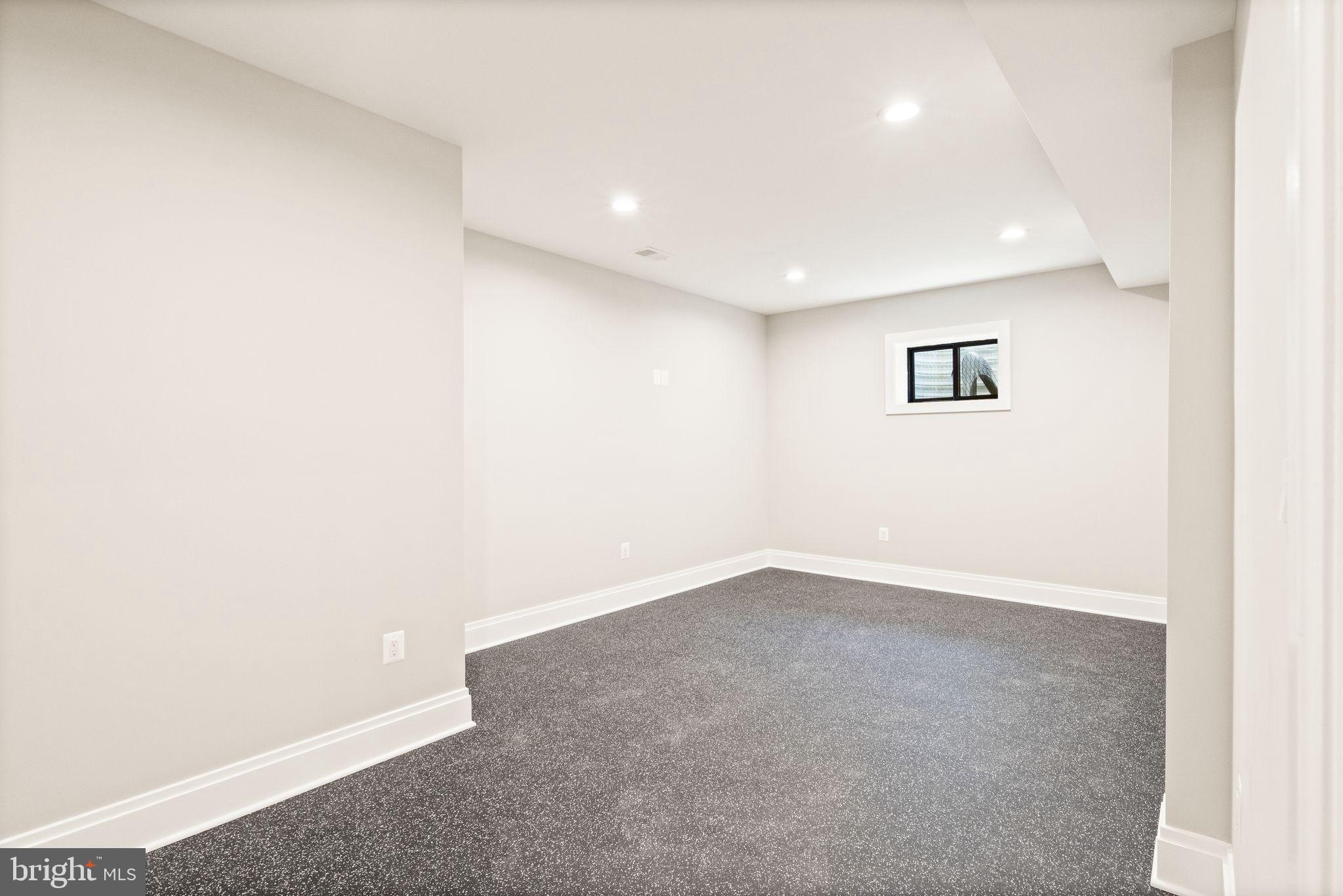 409 TAPAWINGO ROAD SW