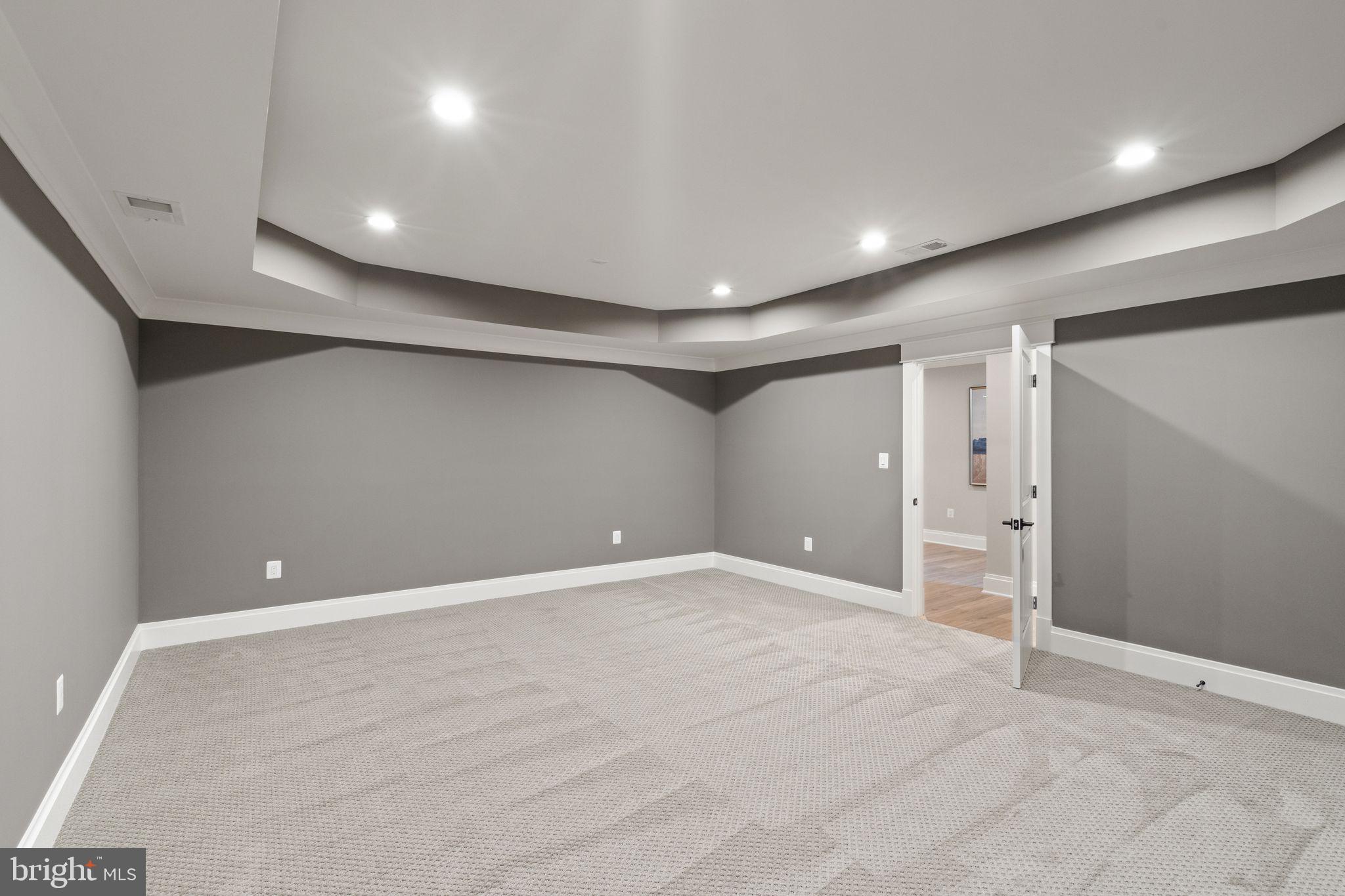 409 TAPAWINGO ROAD SW