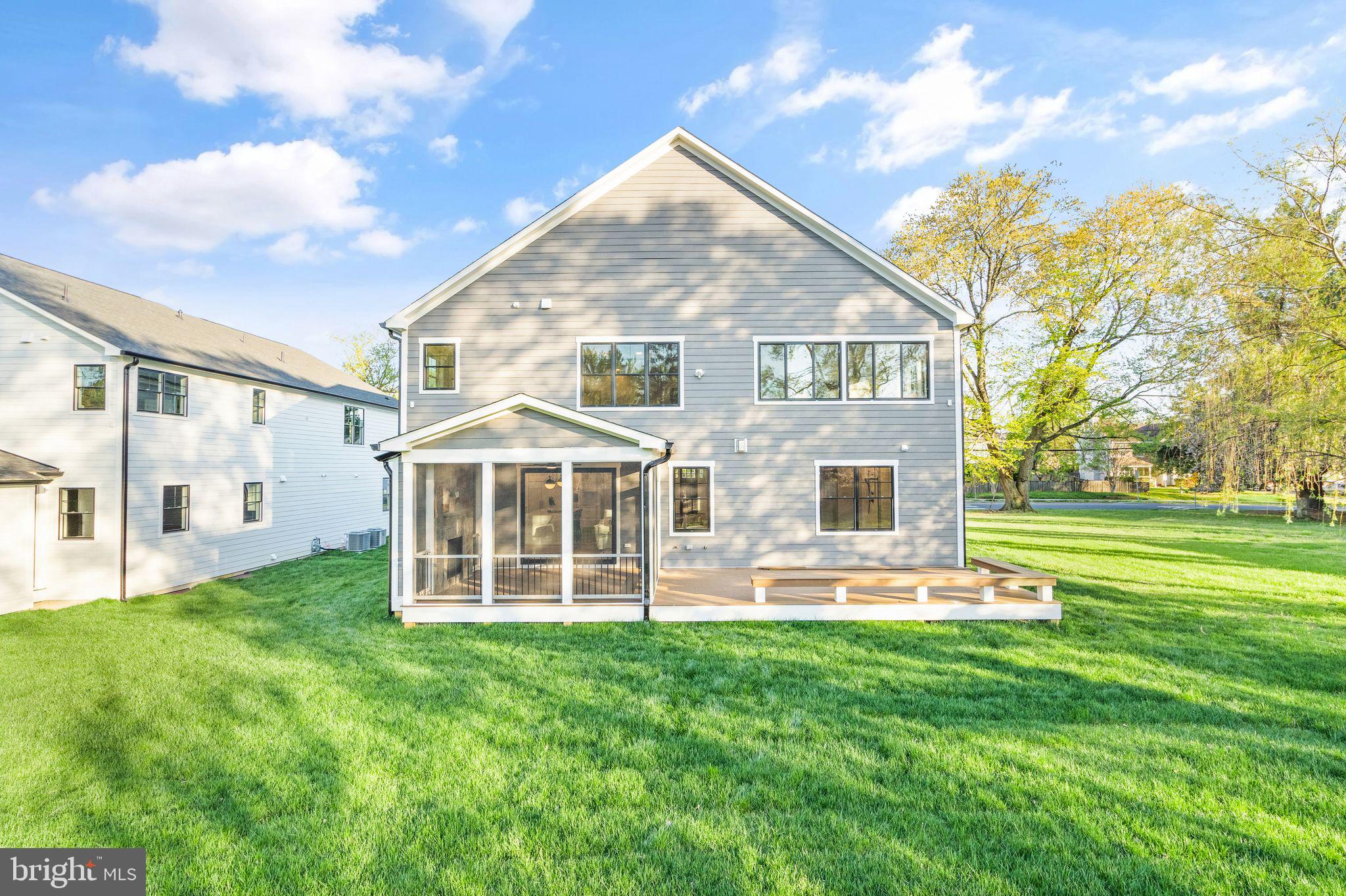 409 TAPAWINGO ROAD SW