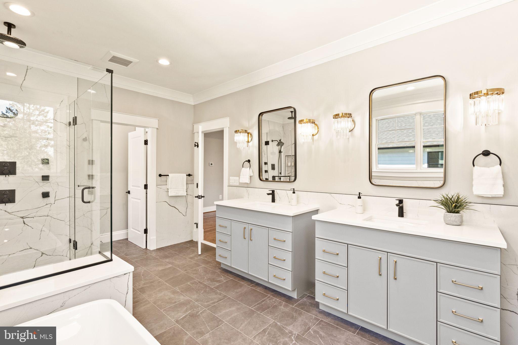 409 TAPAWINGO ROAD SW