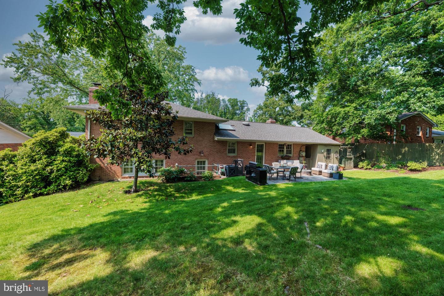 5319 Neville Ct