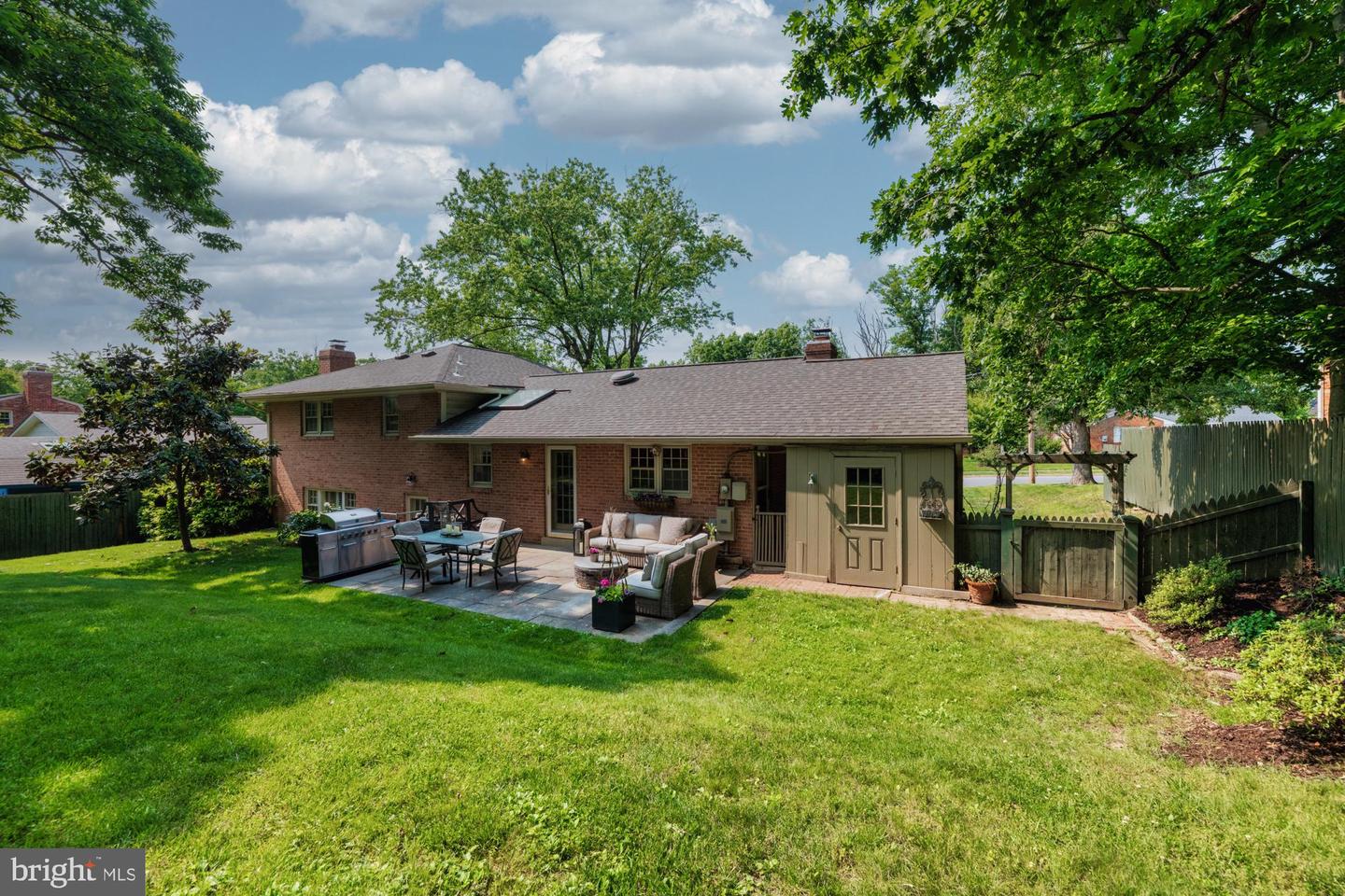 5319 Neville Ct