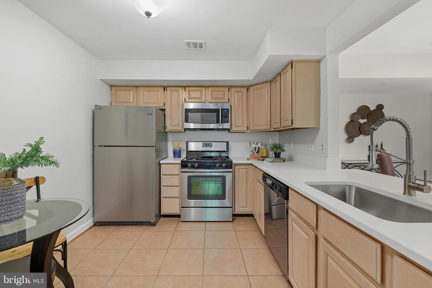 12245 Fairfield House Dr #408a