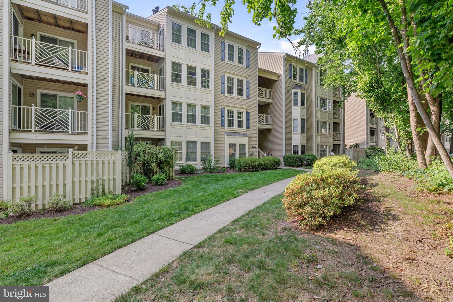 12245 Fairfield House Dr #408a