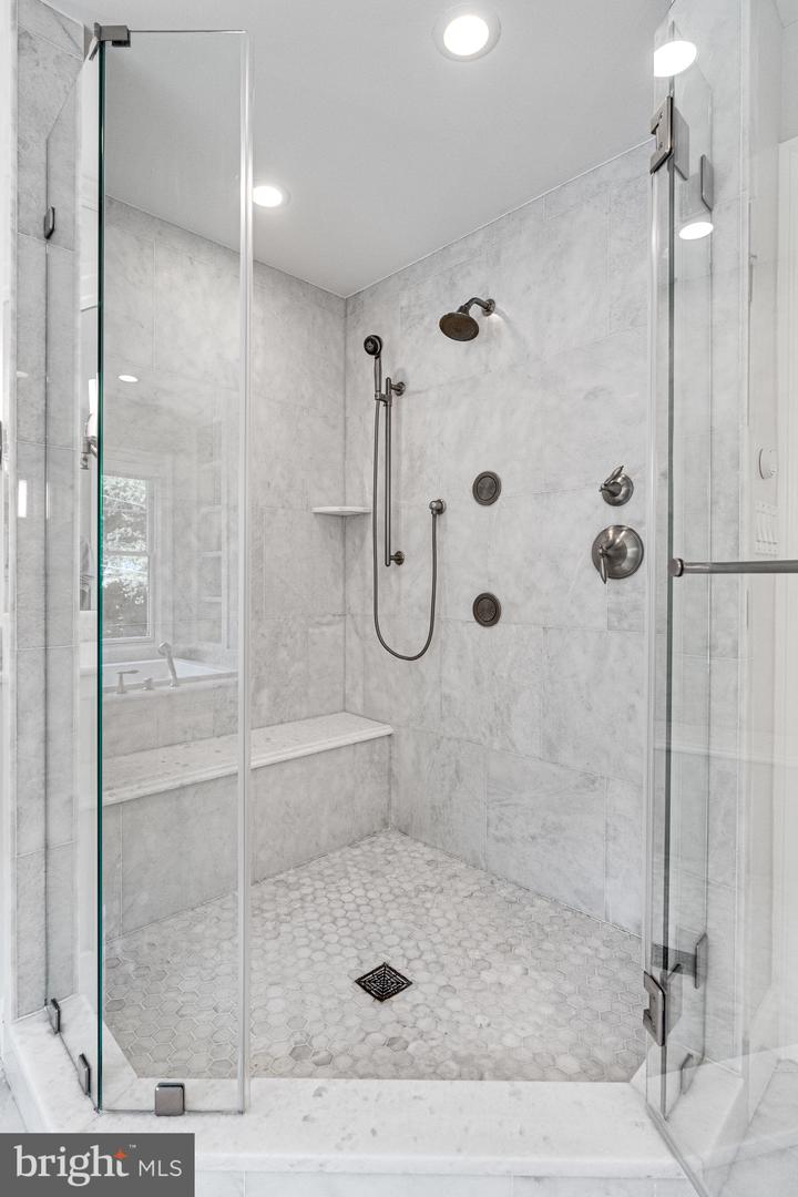 1510 Hardwood Ln
