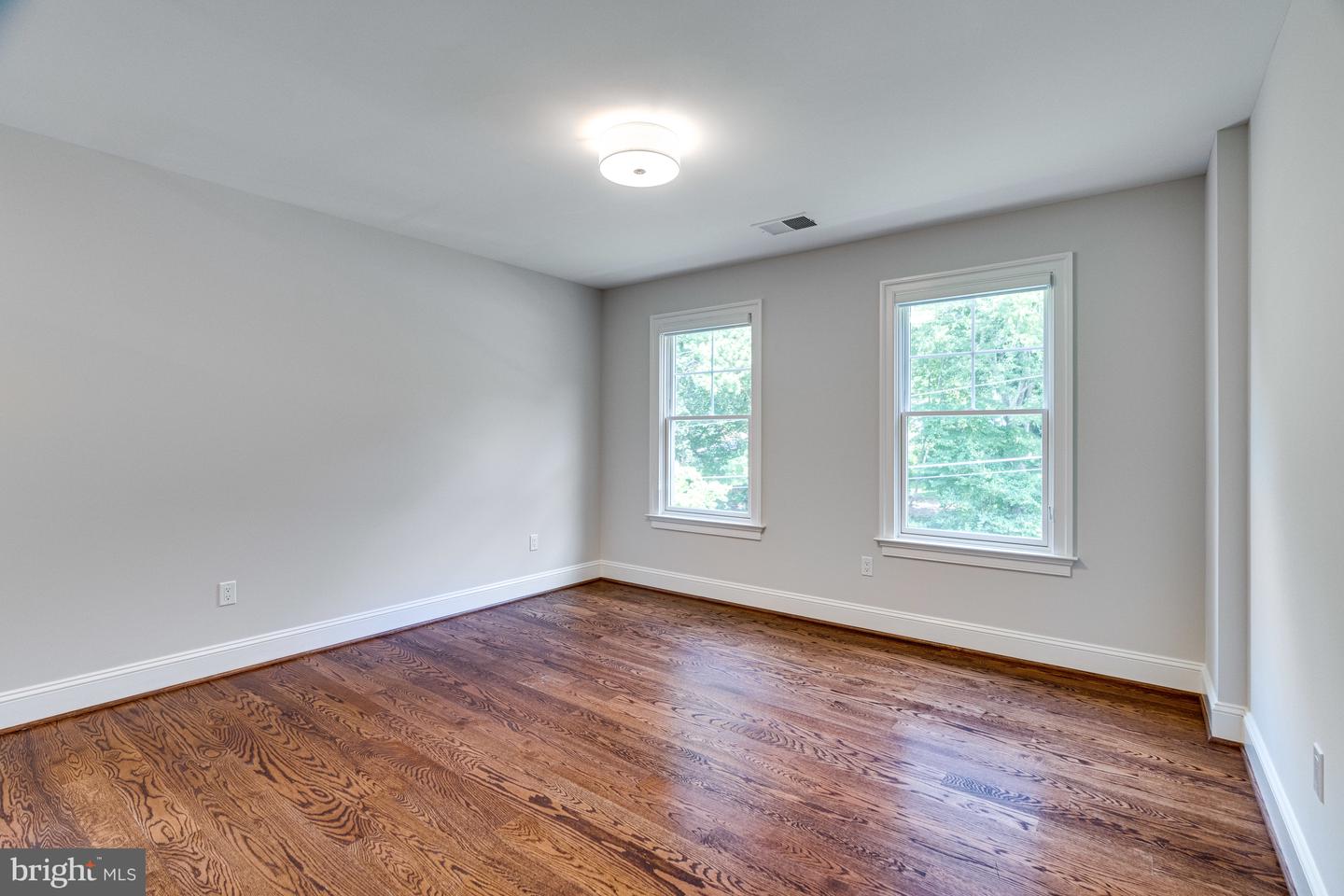 1510 Hardwood Ln