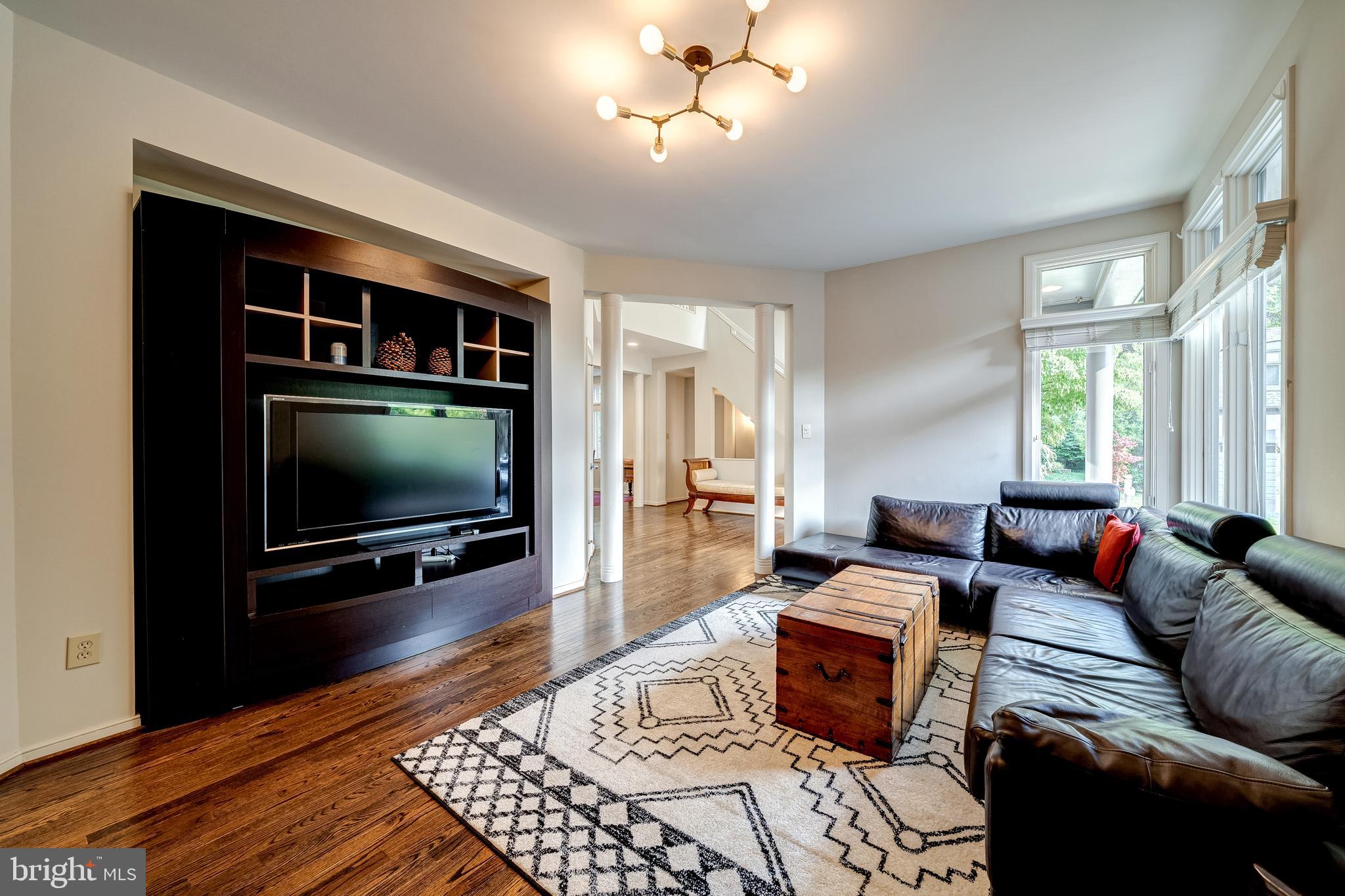 1433 WATERFRONT ROAD