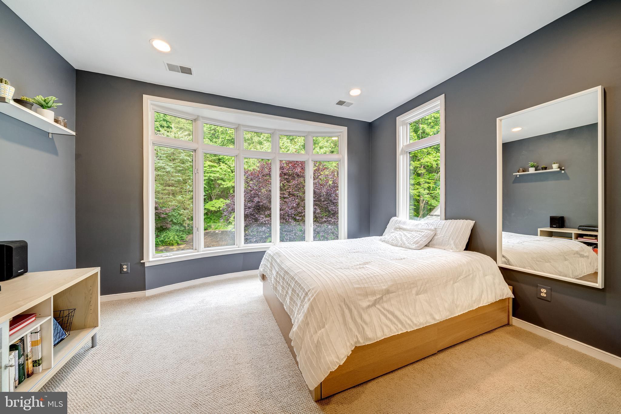 1433 WATERFRONT ROAD