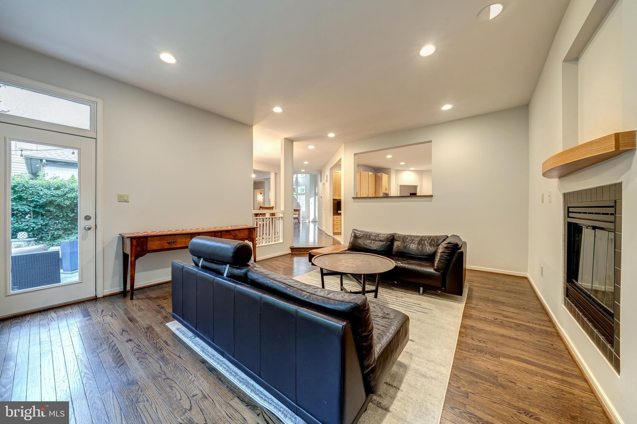 1433 WATERFRONT ROAD