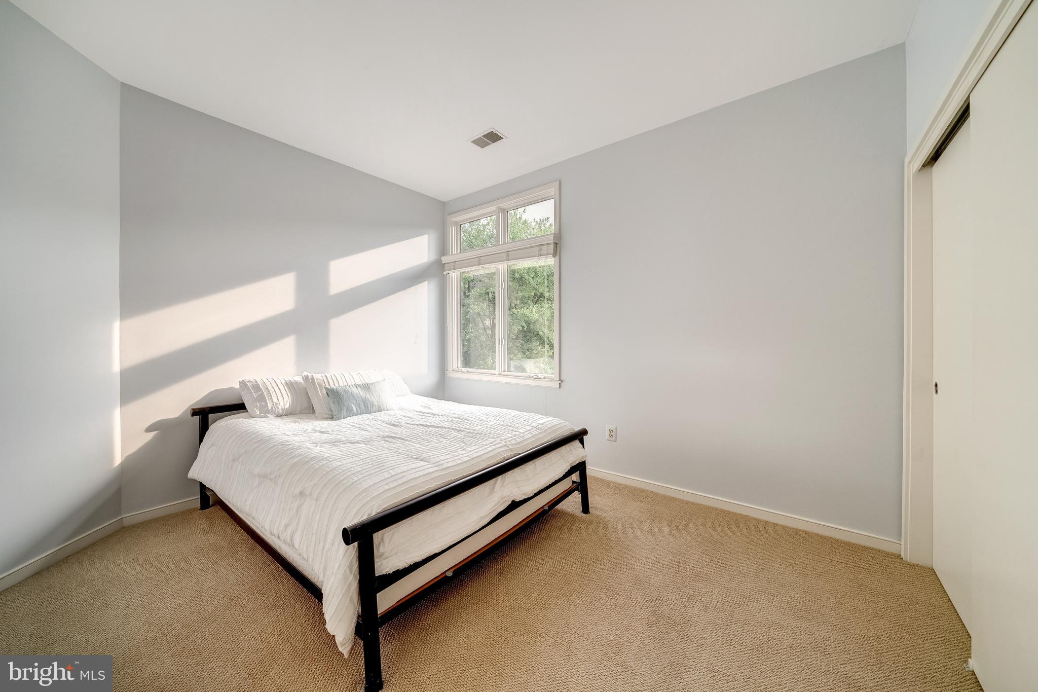 1433 WATERFRONT ROAD