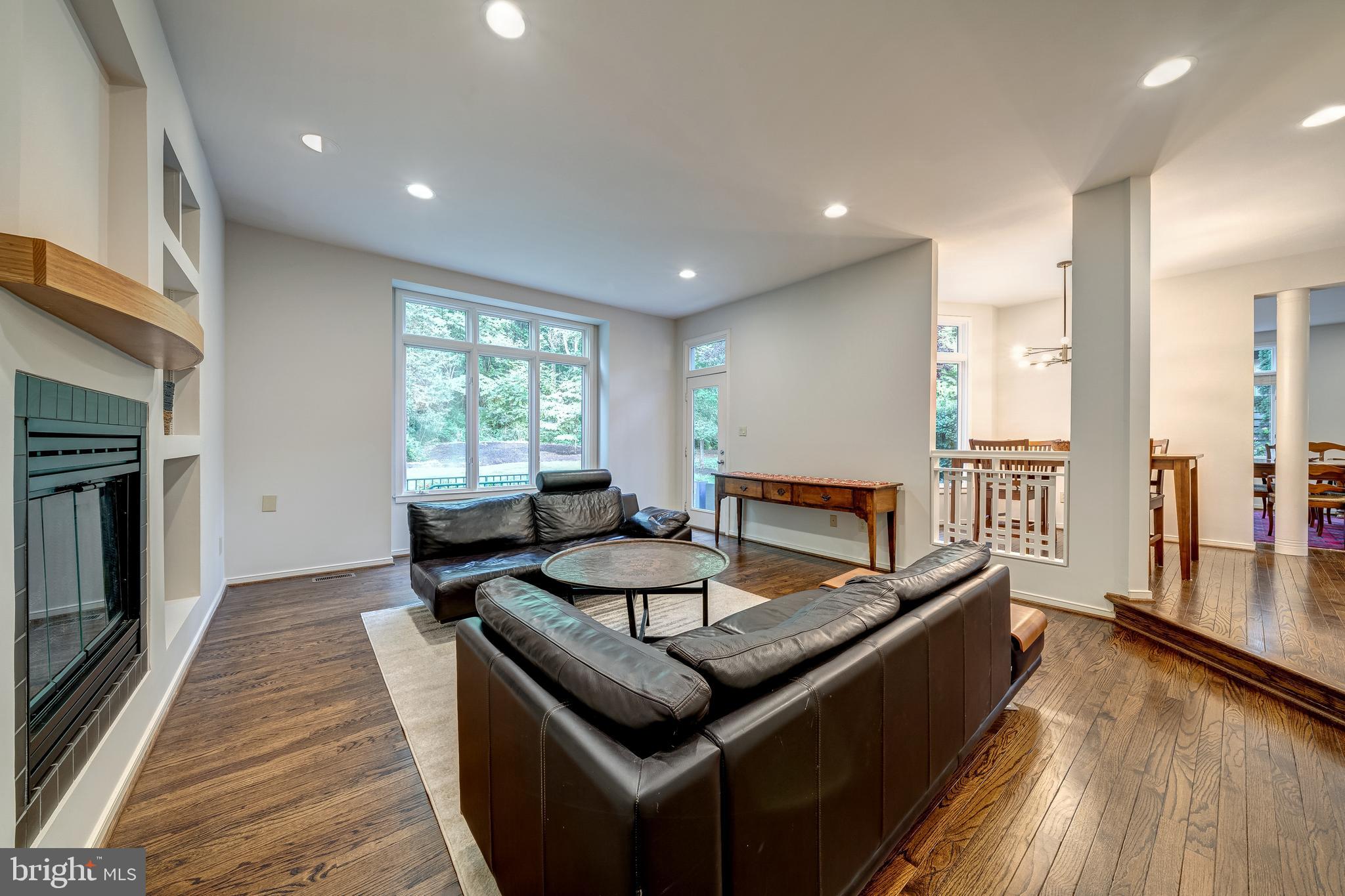 1433 WATERFRONT ROAD