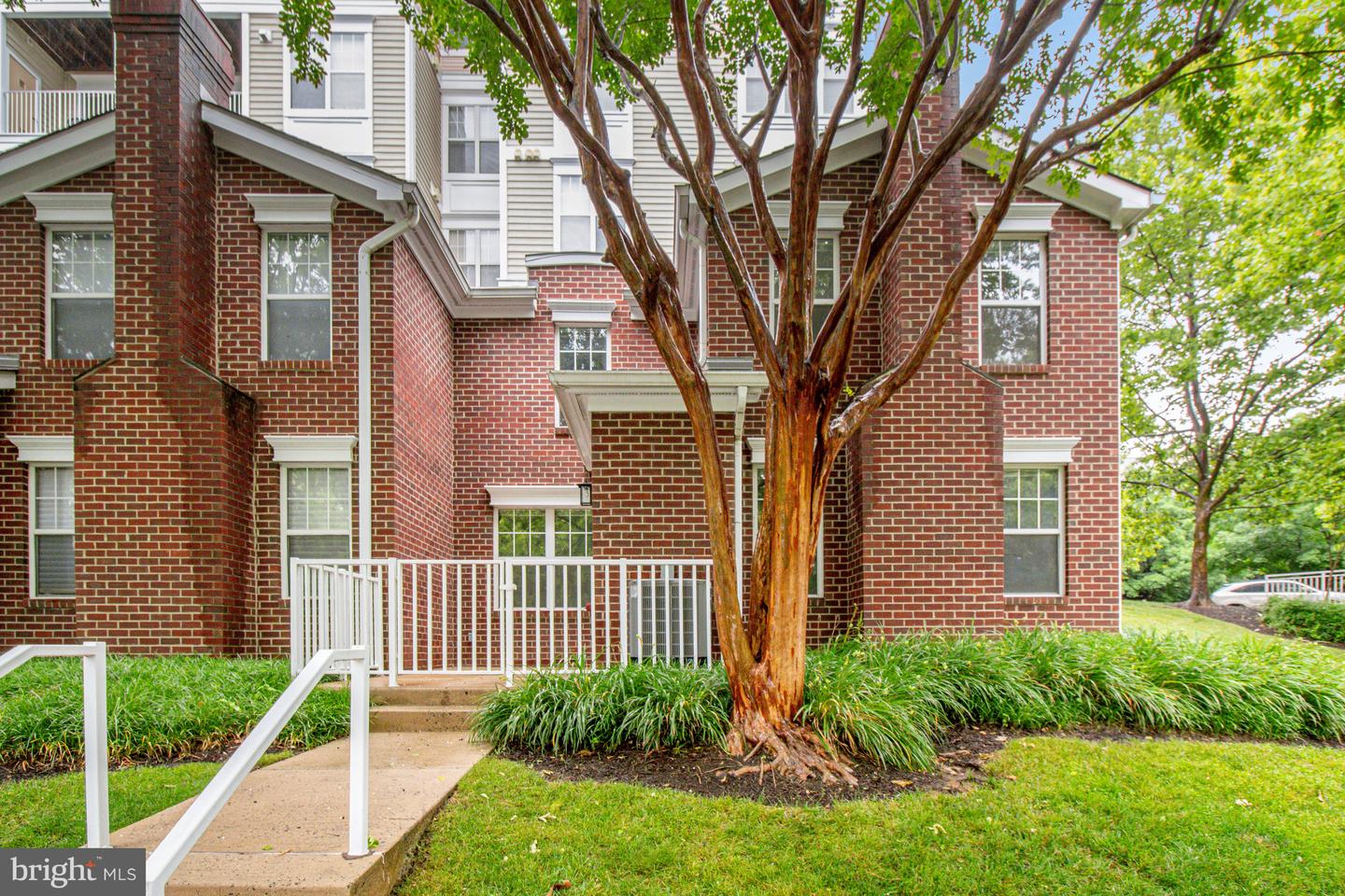 1641 International Dr #Th-27