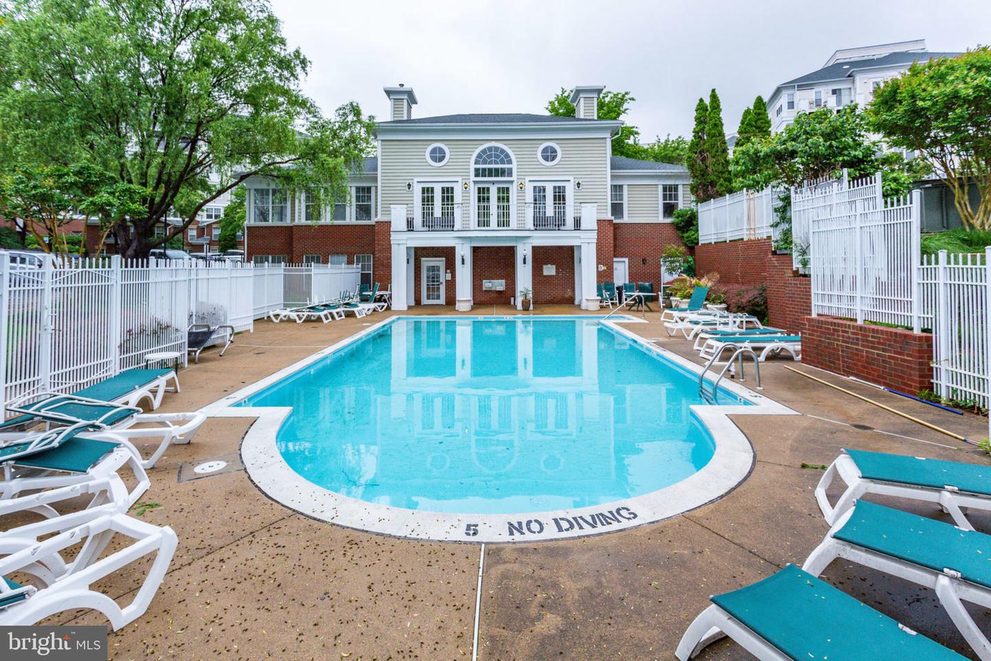 1641 International Dr #Th-27
