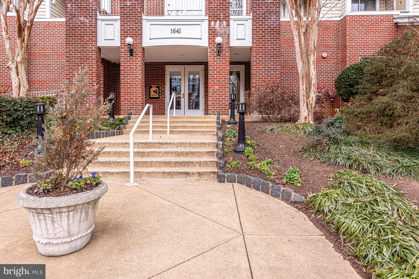 1641 International Dr #Th-27
