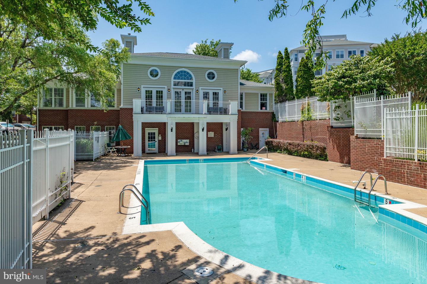1641 International Dr #Th-27