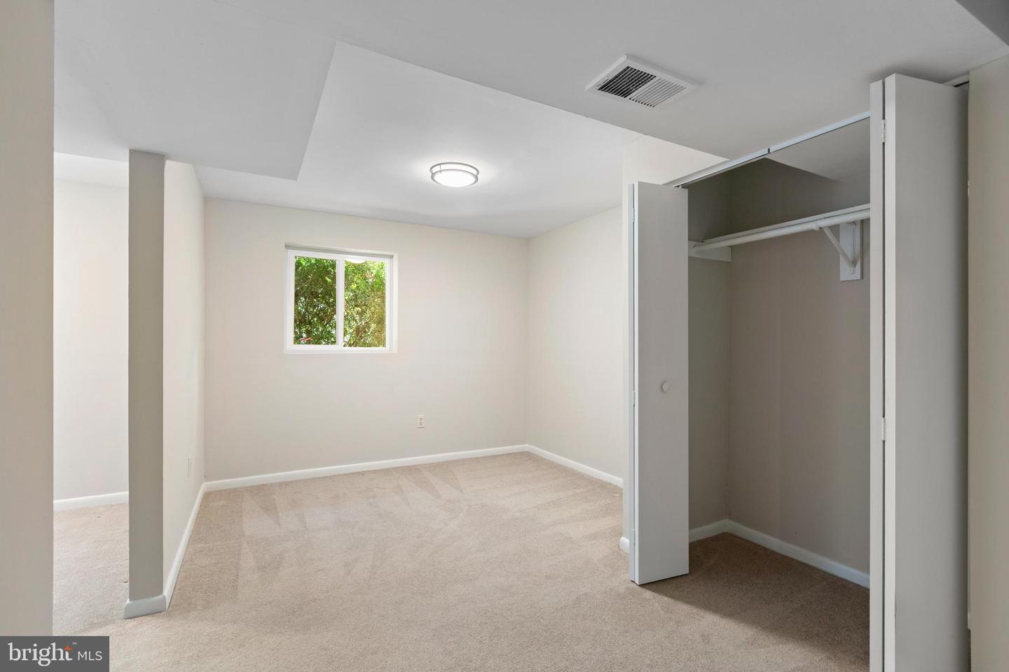 5318 Weymouth Dr