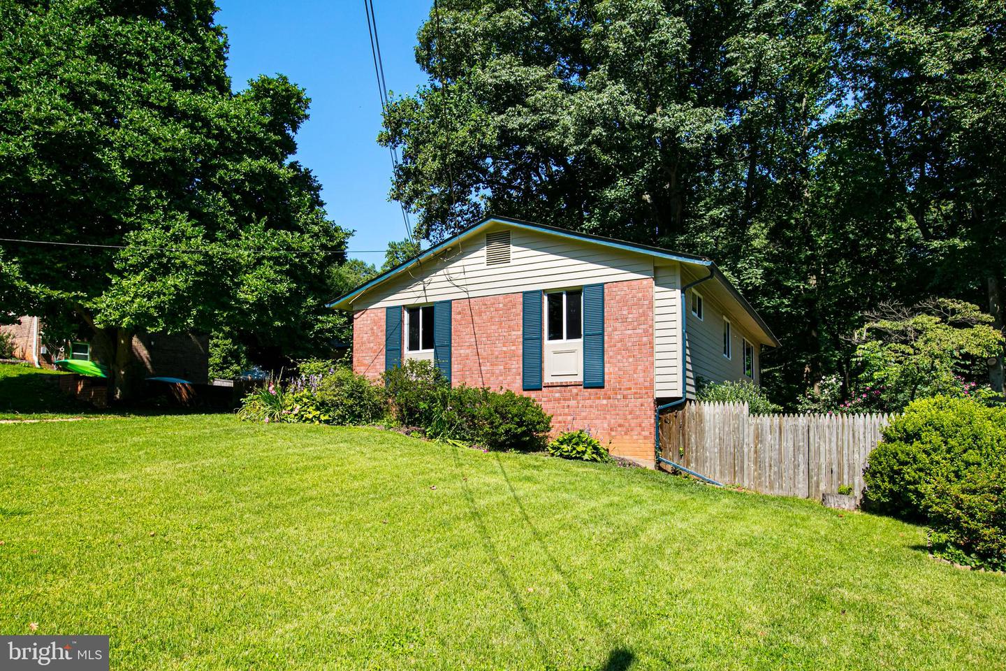 5318 Weymouth Dr