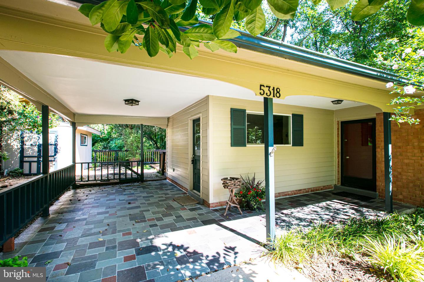 5318 Weymouth Dr